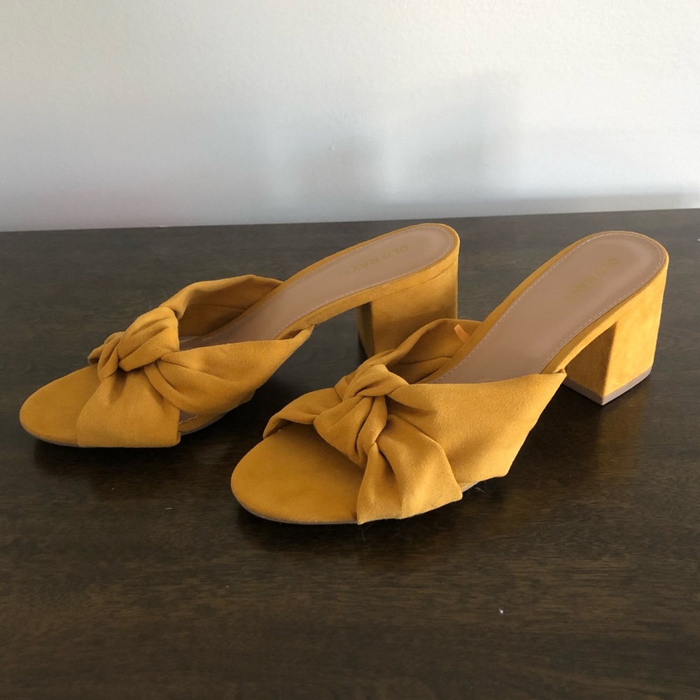 Old Navy Twist Knot Sandal with Heel
